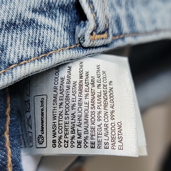 [*3 Items For $20 In Bundle*] Divided H&M high waisted curvy fit shorts - Picture 7 of 7